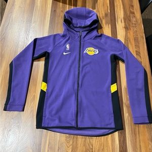 Nike warmup vest Lakers team.